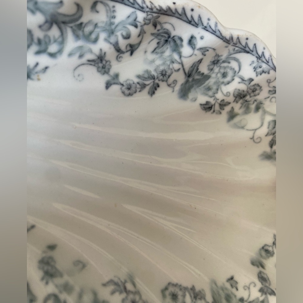 Ornate Blue Floral Shell Ceramic Dish - Picture 14 of 14